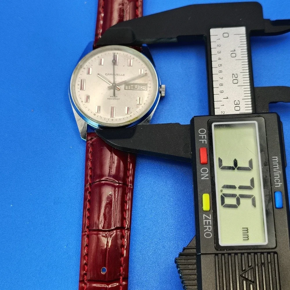 Vintage 1971 Caravelle by Bulova 16 Jewel Manual Wind Japan Movt 37mm Mens Watch